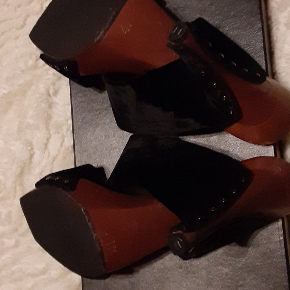 Shoes - Picture 8 of 8
